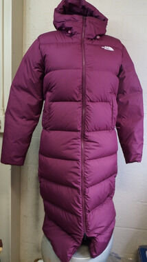 The North Face Plum in color Triple C Parka Long Down Puffer Jacket Hooded Sz M